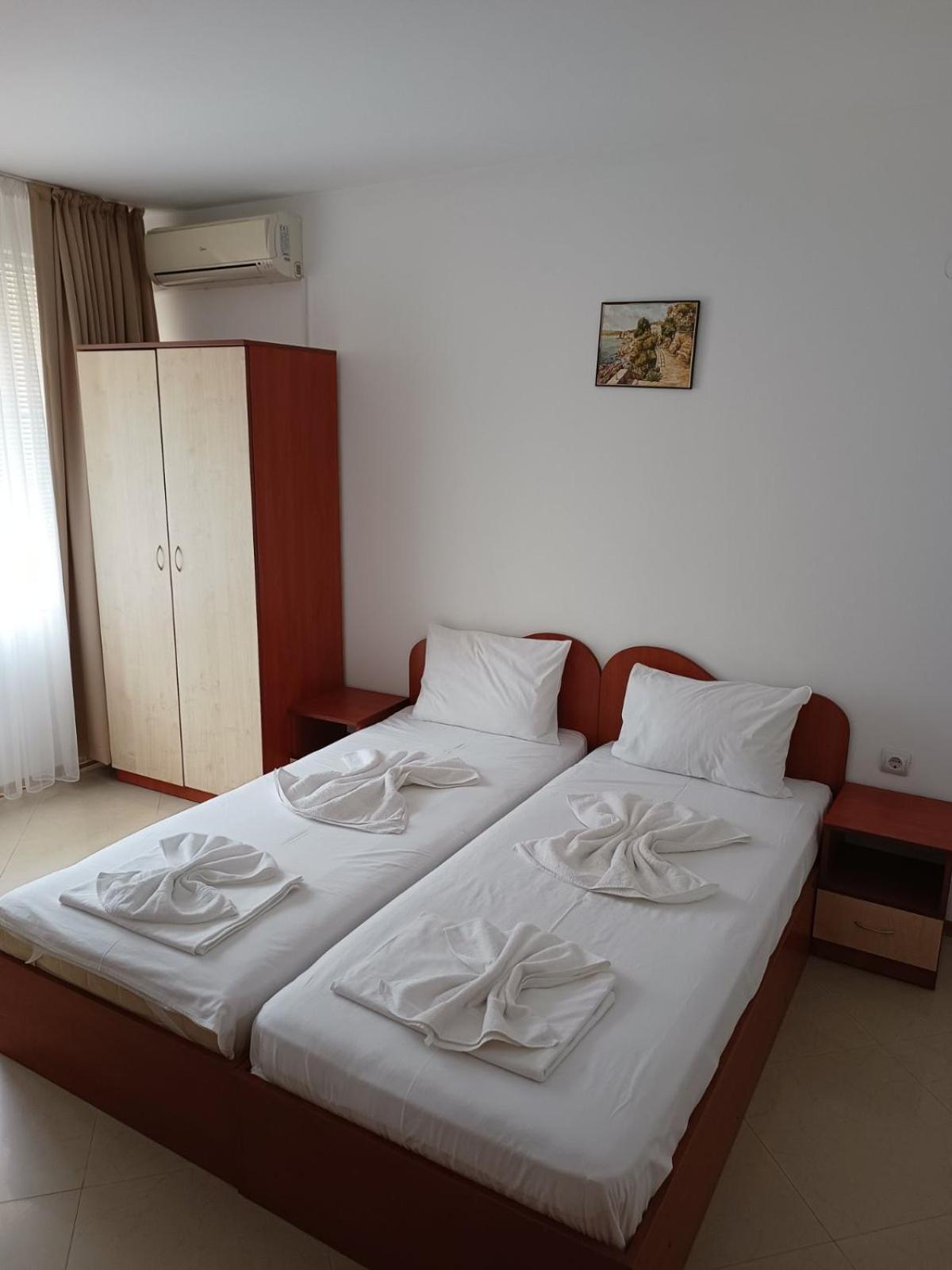 Guest House Ralitsa Pomorie Ngoại thất bức ảnh