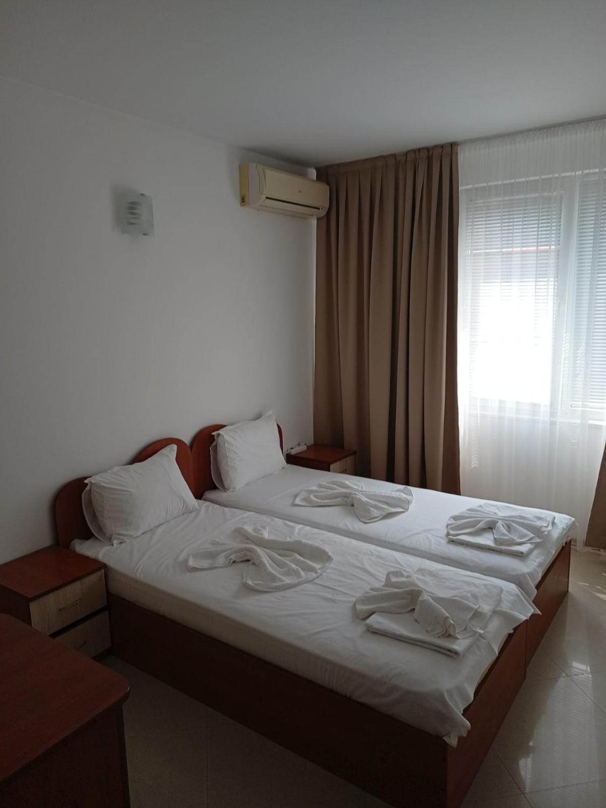 Guest House Ralitsa Pomorie Ngoại thất bức ảnh